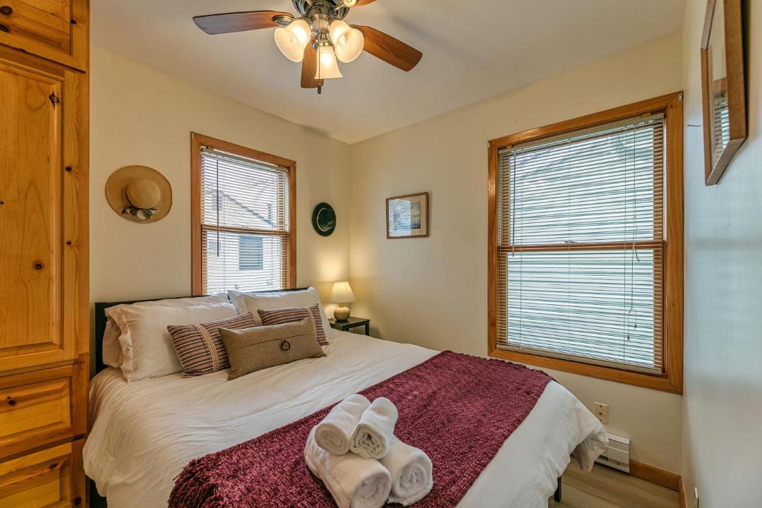 Photo of Bedroom in Lindstrom