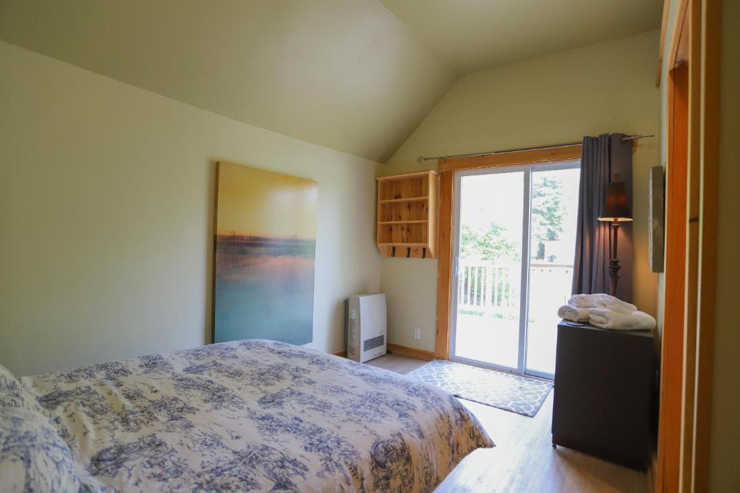 Photo of Bedroom in Haliburton