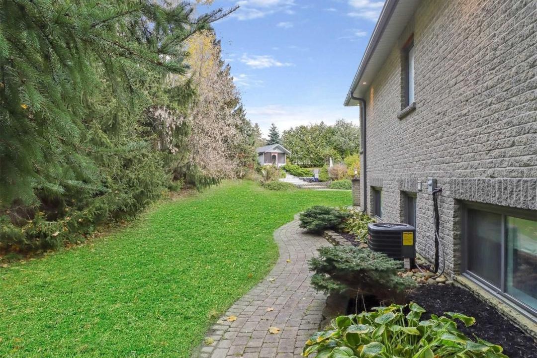 Photo of Buildings in Bradford West Gwillimbury