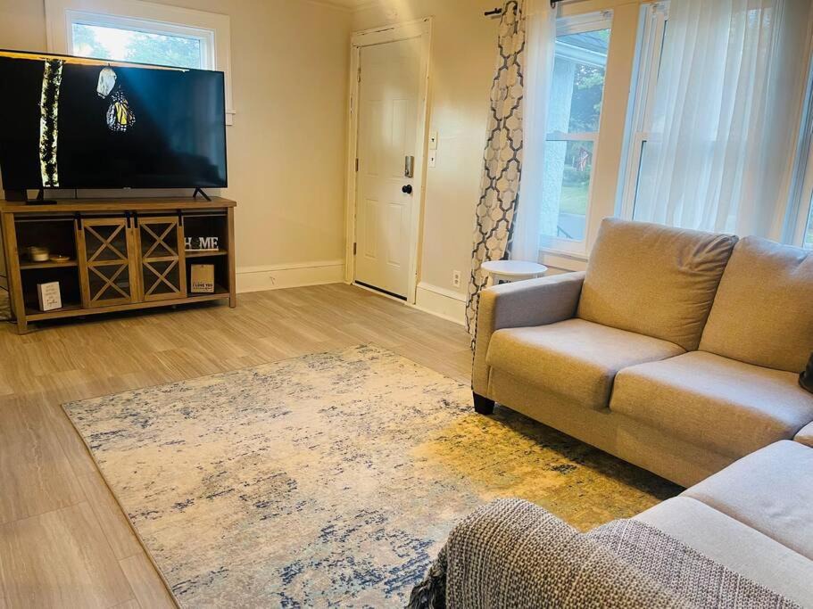 Photo of Livingroom in North End