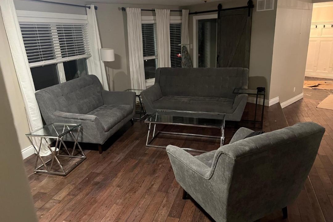 Photo of Livingroom in Lindsay