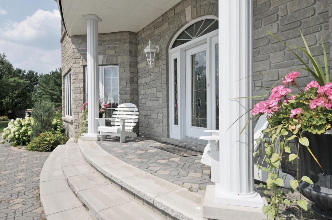 Photo of Patio Balcony in Golden Lake