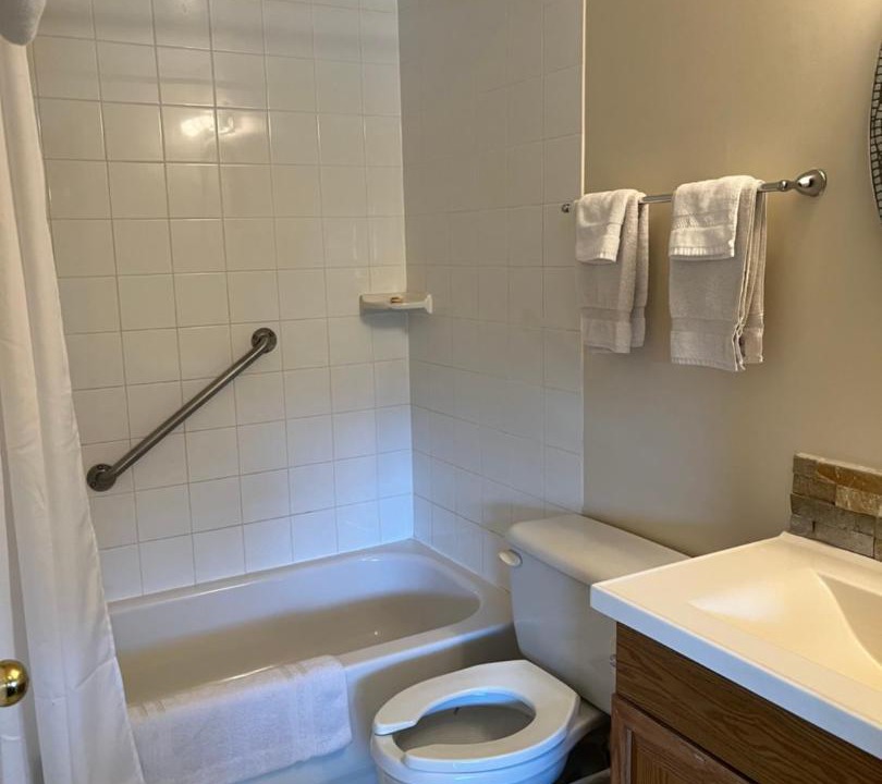 Photo of Bathroom in Calabogie