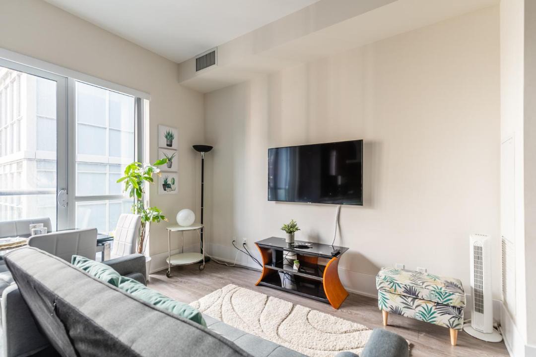 Photo of Livingroom in Toronto Entertainment District