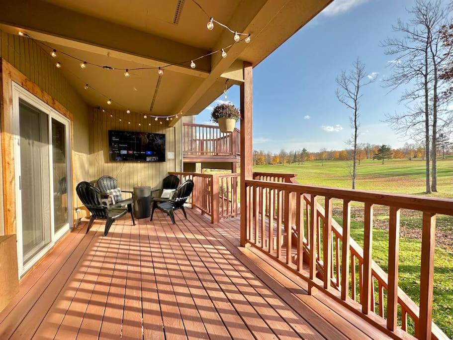 Photo of Patio Balcony in Hill City