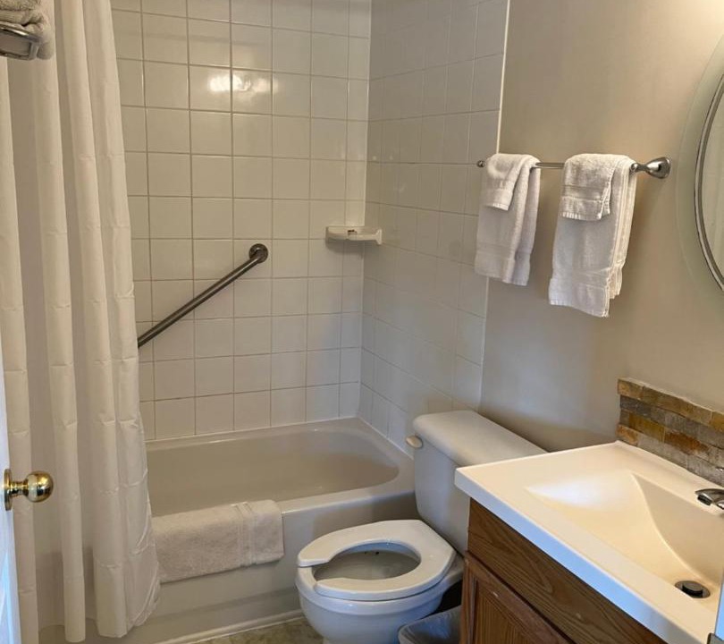 Photo of Bathroom in Calabogie