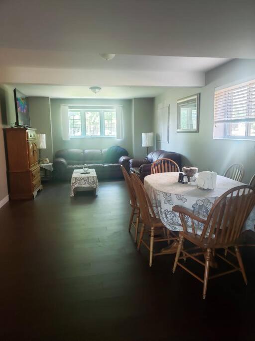 Photo of Livingroom in LaSalle