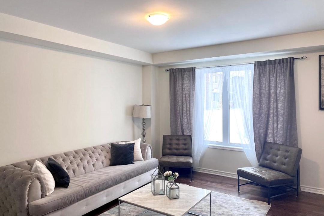 Photo of Livingroom in Pickering
