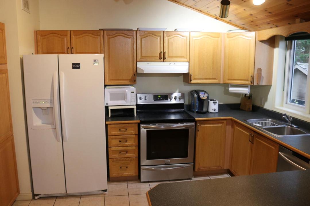 Photo of Kitchen in Lake of Bays