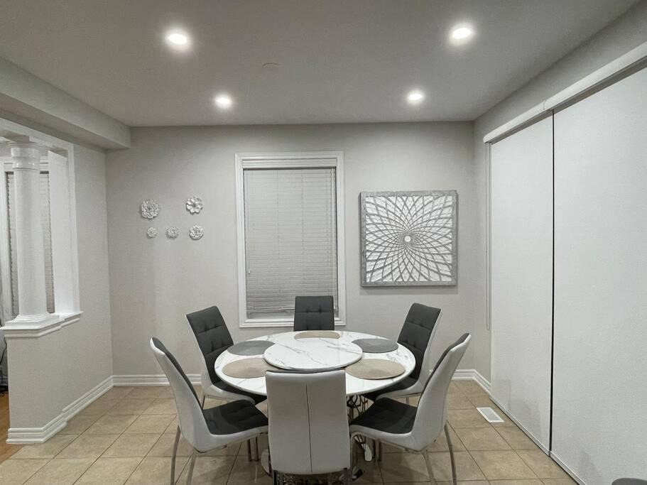 Photo of Livingroom in Brampton