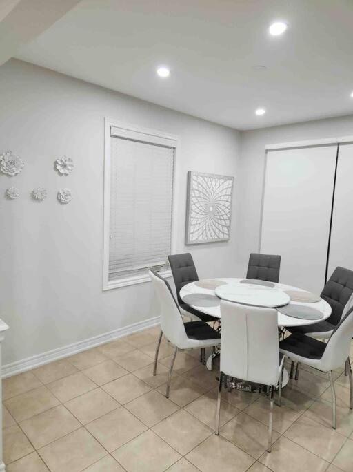Photo of Livingroom in Brampton
