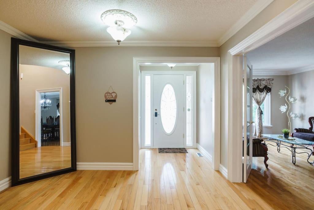 Photo of Livingroom in East Credit