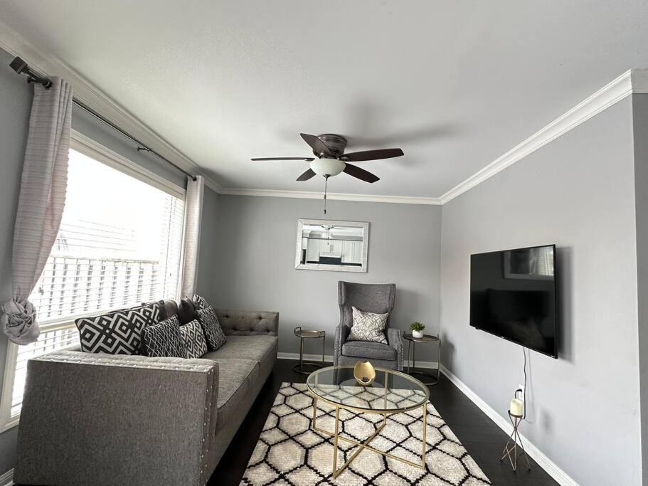 Photo of Livingroom in West Oak Trails