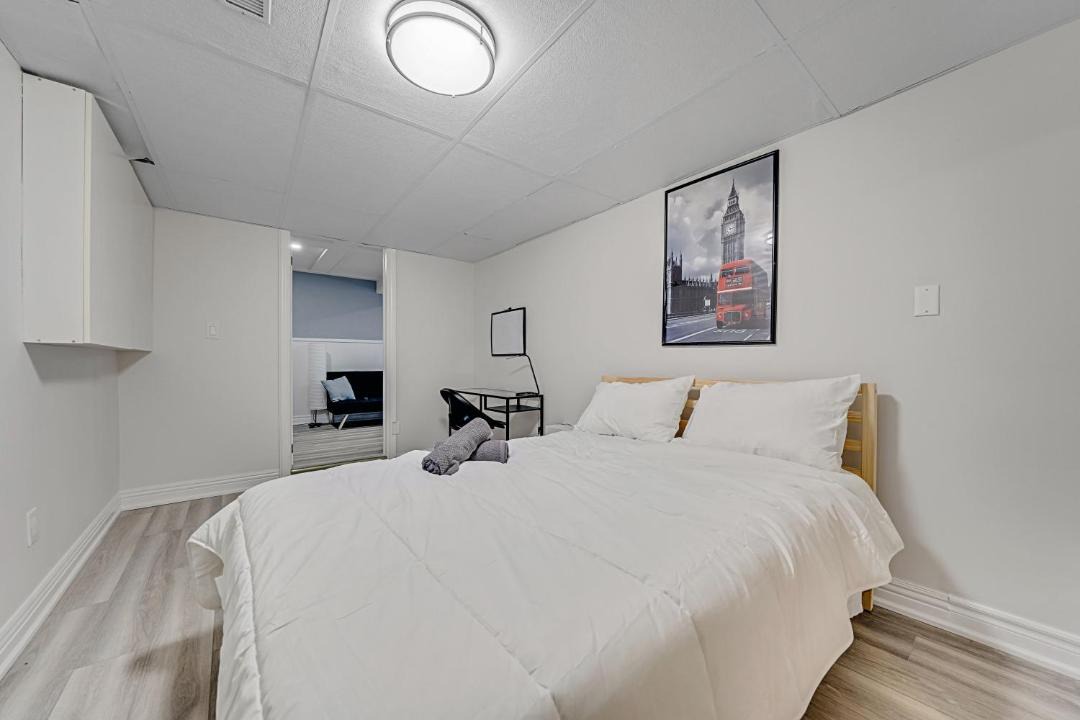 Photo of Bedroom in L'Amoreaux