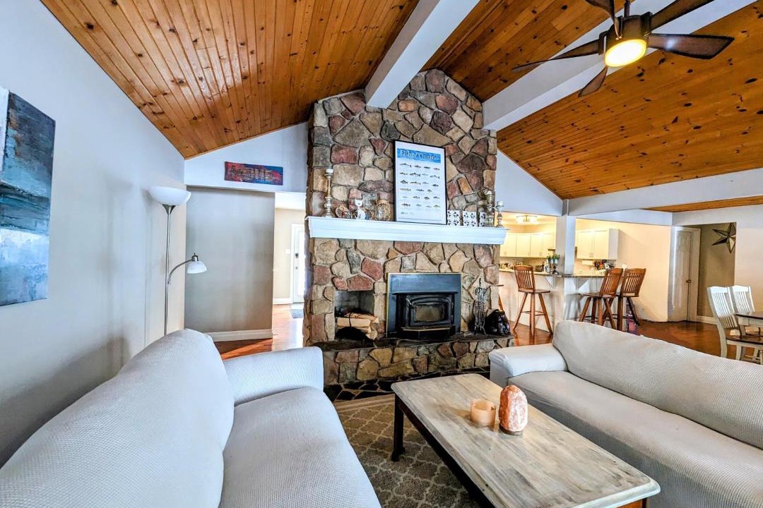 Photo of Livingroom in Trent Lakes