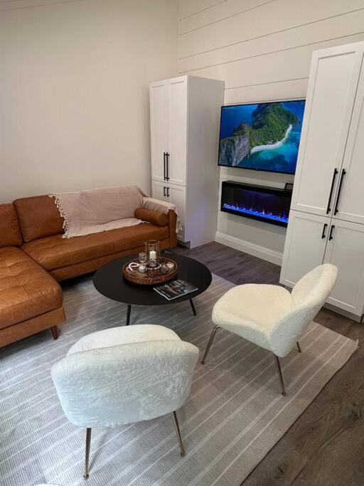 Photo of Livingroom in Bracebridge