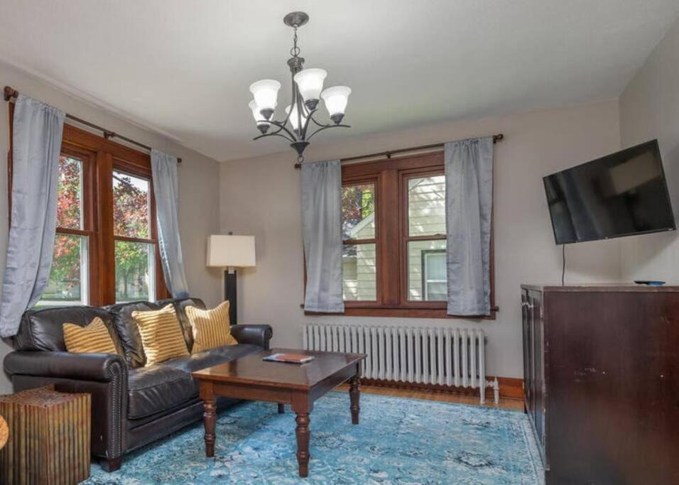 Photo of Livingroom in Glencoe