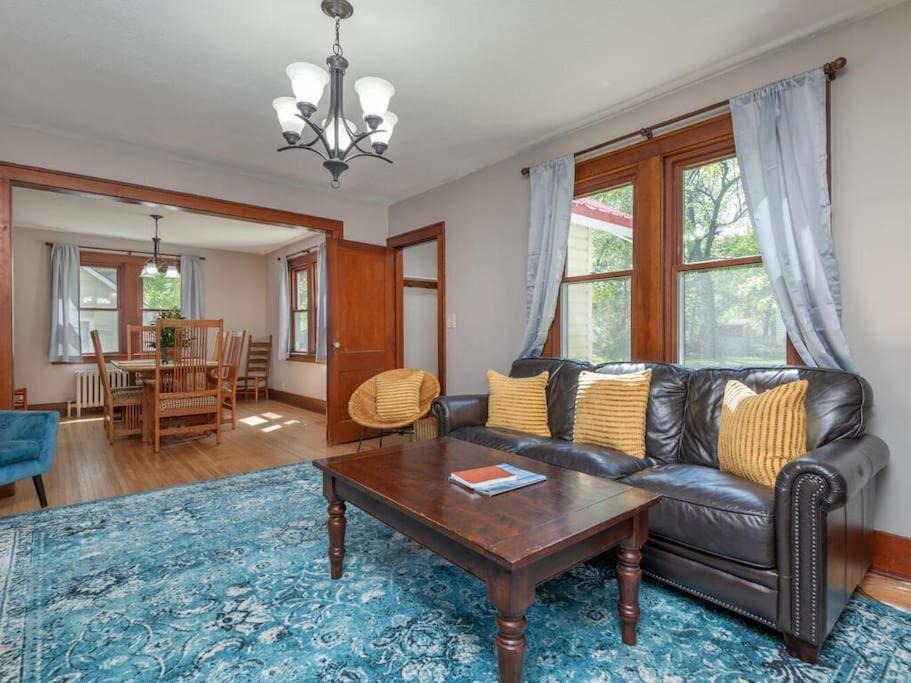 Photo of Livingroom in Glencoe
