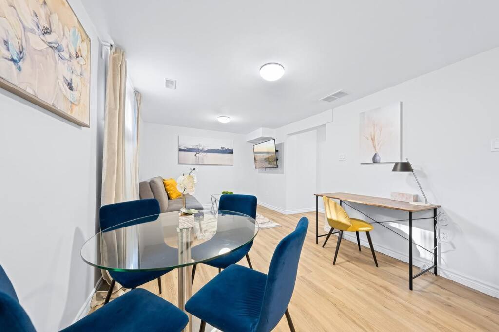 Photo of Livingroom in Barrie