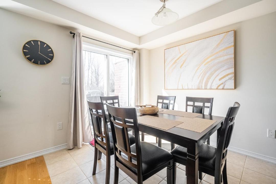 Photo of Livingroom in Thorold