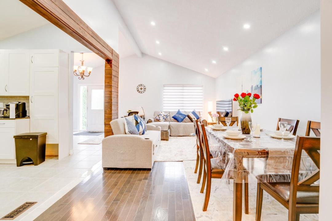 Photo of Livingroom in Pickering
