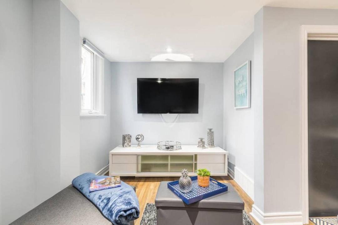 Photo of Livingroom in Centretown West