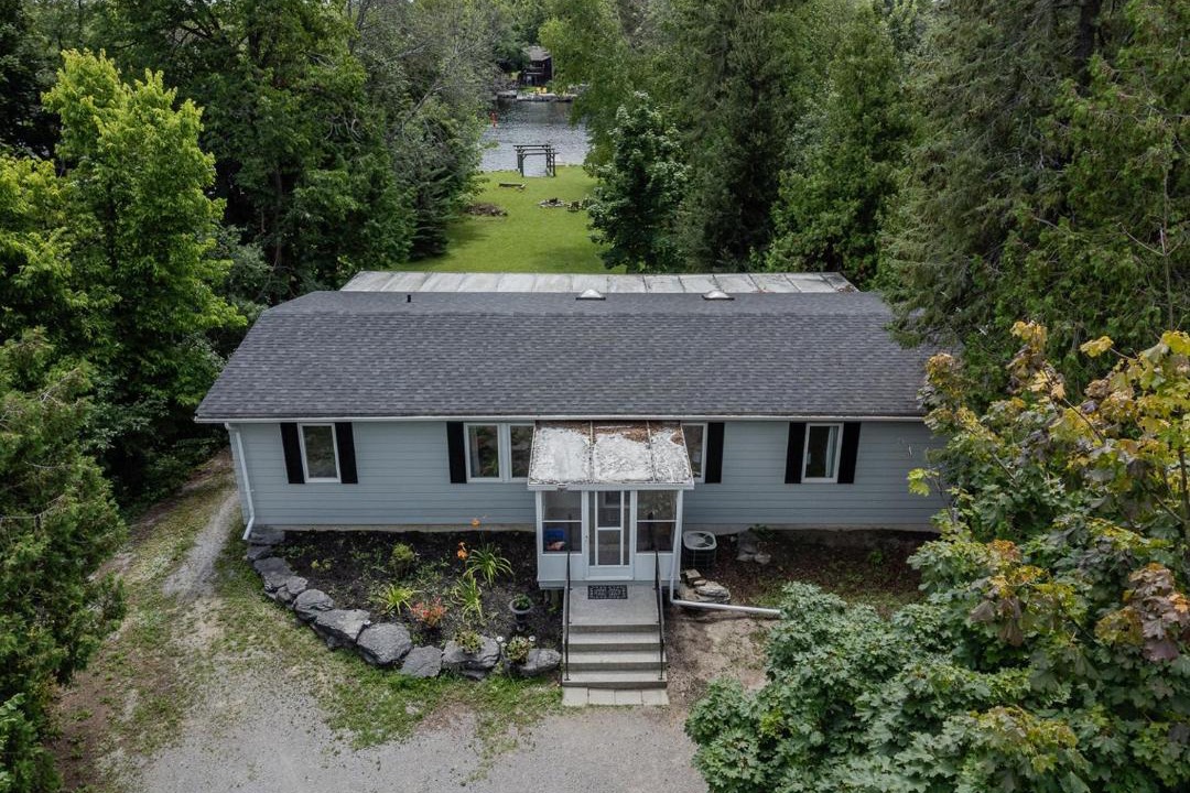 Photo of Buildings in Bobcaygeon