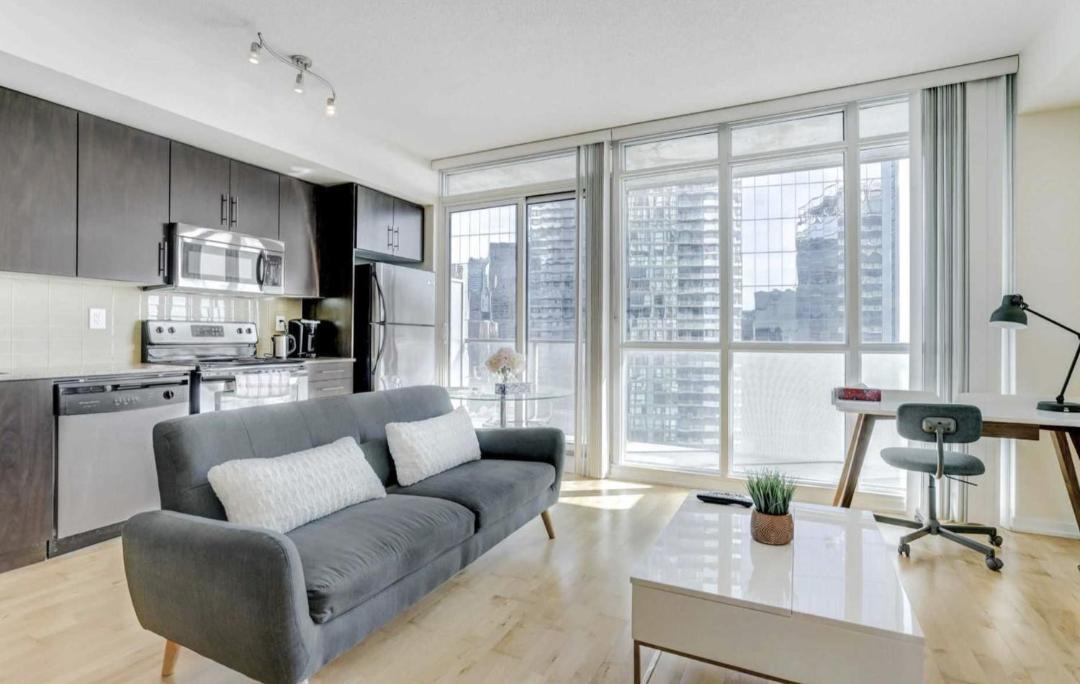 Photo of Livingroom in Toronto Entertainment District