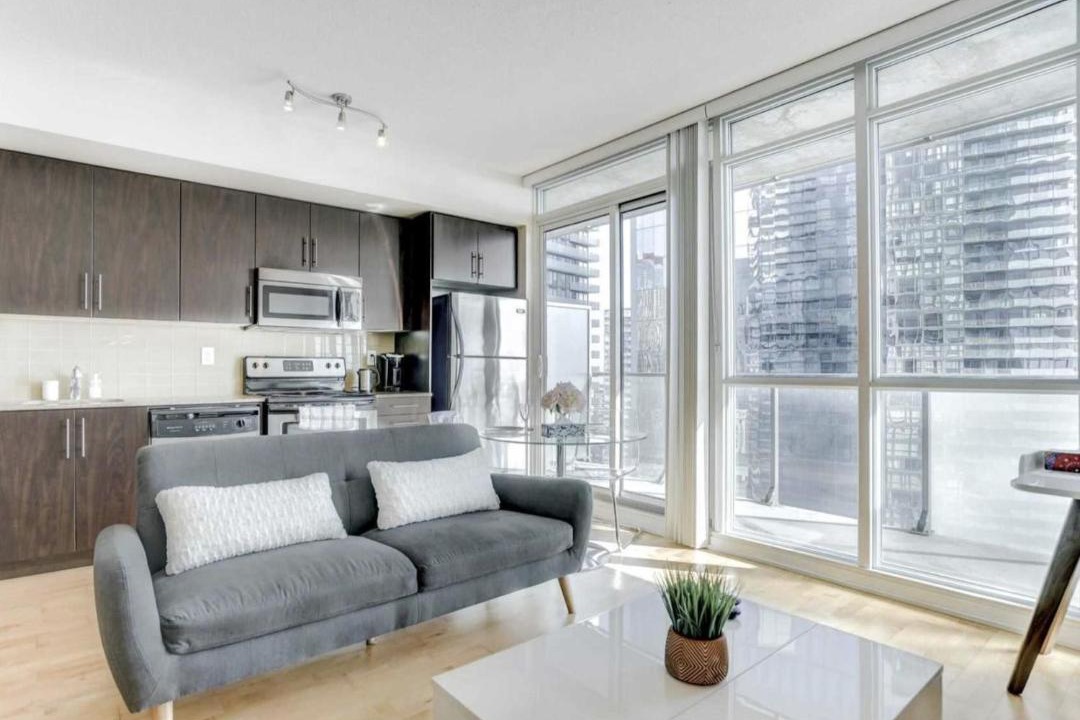 Photo of Livingroom in Toronto Entertainment District