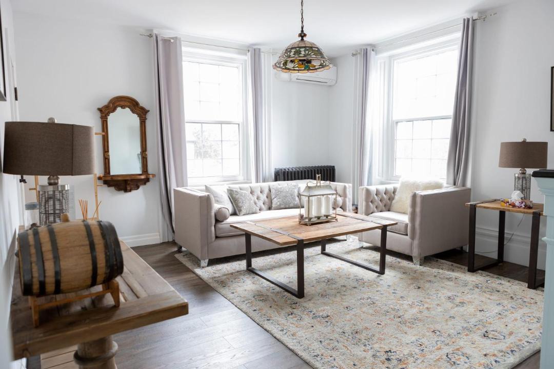 Photo of Livingroom in Burlington