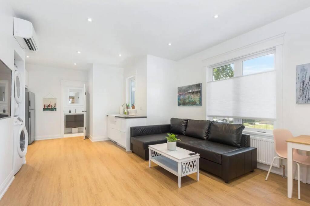 Photo of Livingroom in Brockton Village