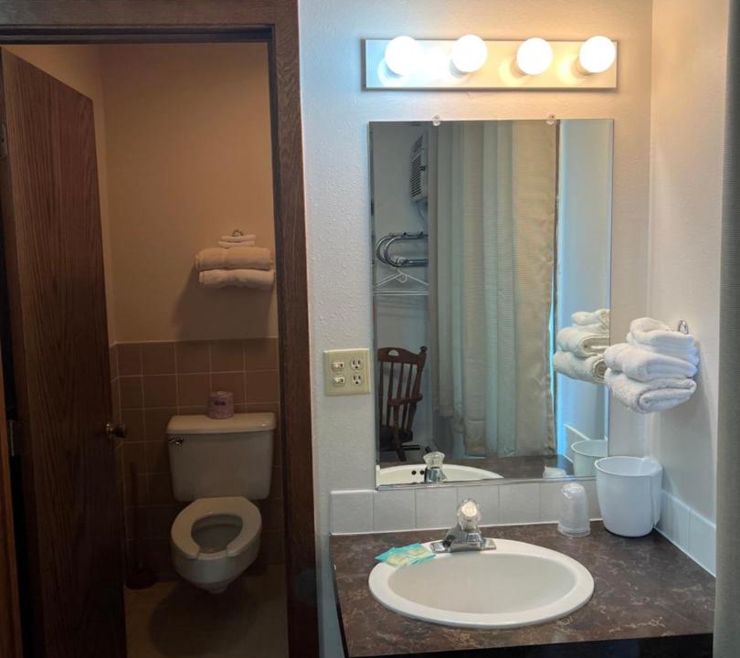 Photo of Bathroom in Barnesville