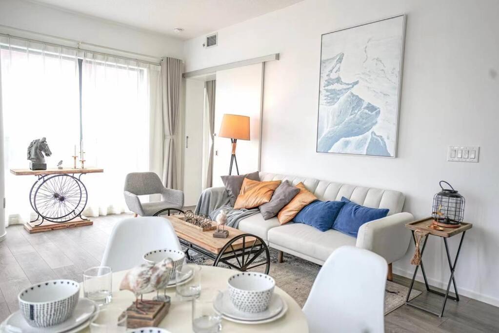 Photo of Livingroom in Downtown Toronto