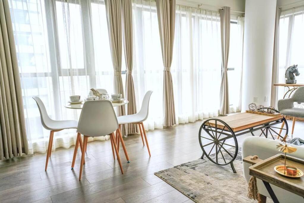 Photo of Livingroom in Downtown Toronto