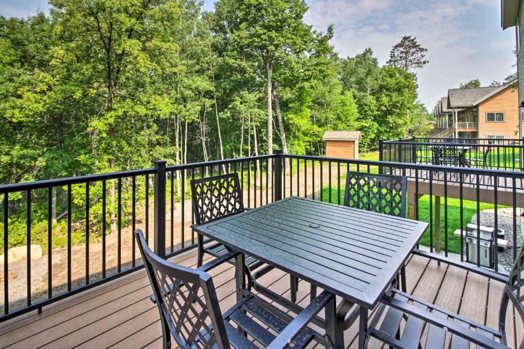 Photo of Patio Balcony in Lake Shore