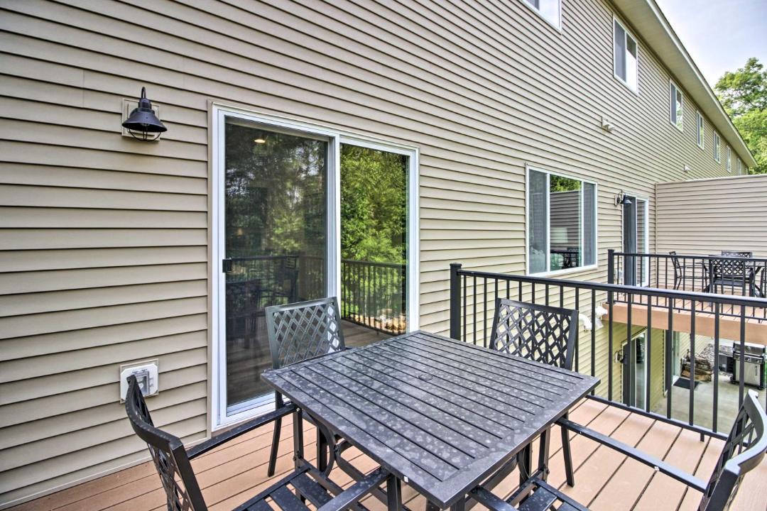 Photo of Patio Balcony in Lake Shore