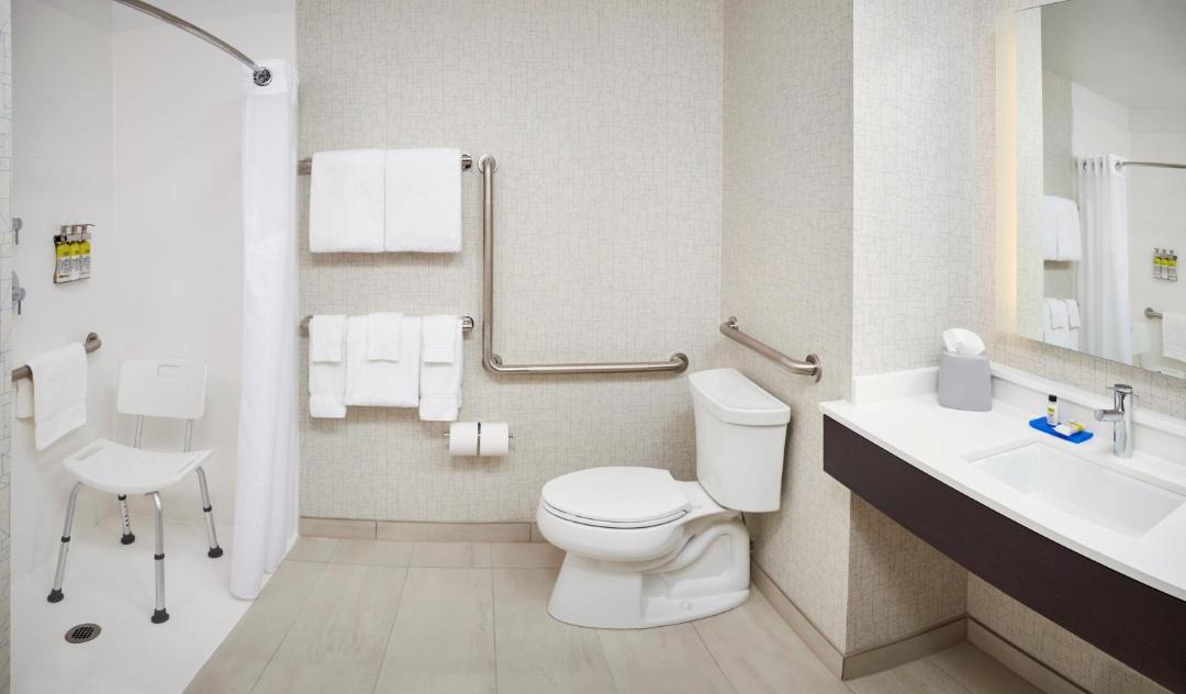Photo of Bathroom in Lakeshore