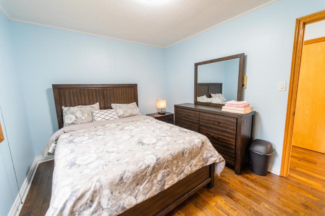 Photo of Bedroom in East Gwillimbury