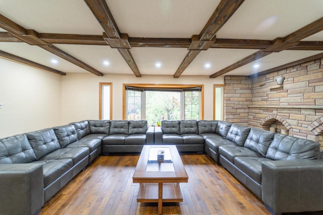 Photo of Livingroom in East Gwillimbury