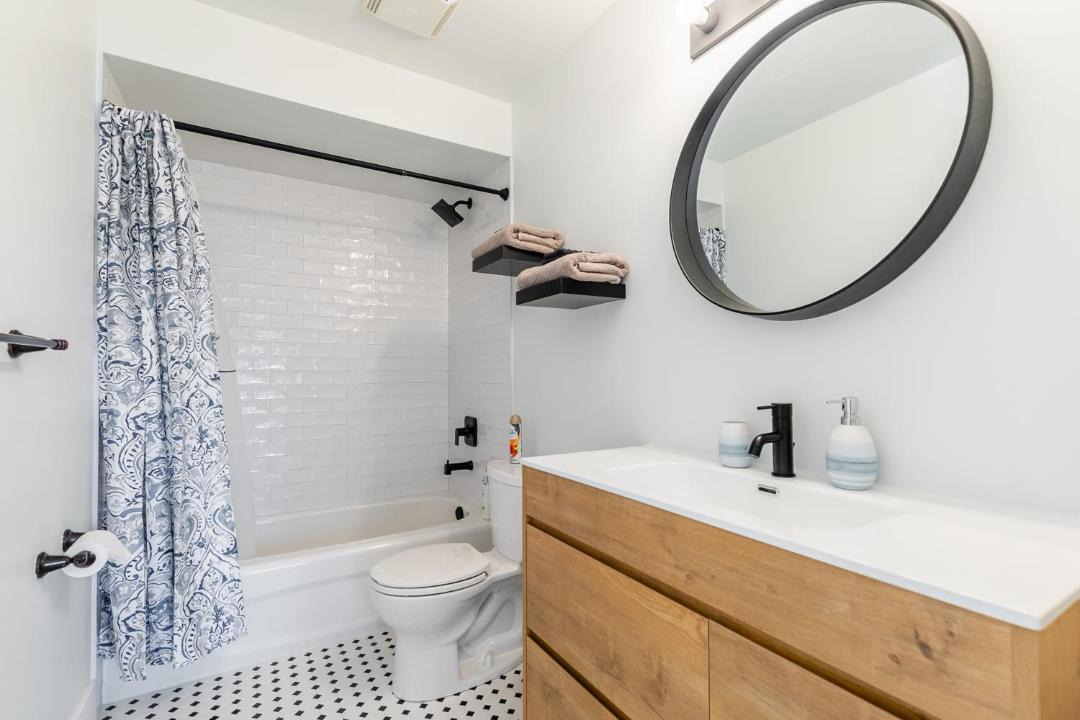 Photo of Bathroom in Stoney Creek