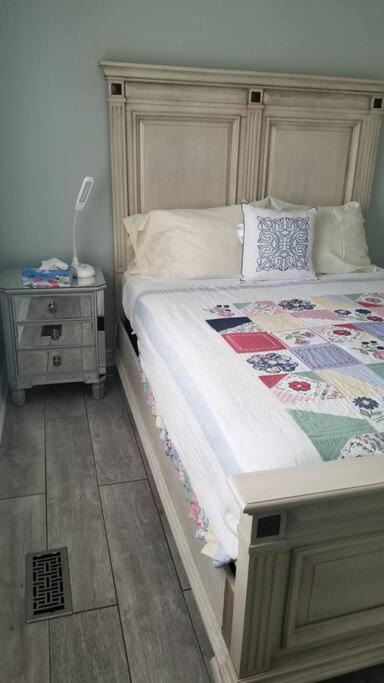 Photo of Bedroom in Leeds and the Thousand Islands