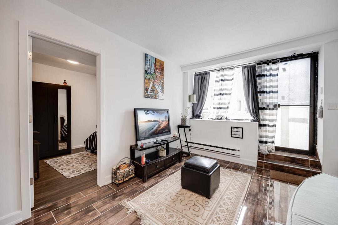 Photo of Livingroom in Brockton Village