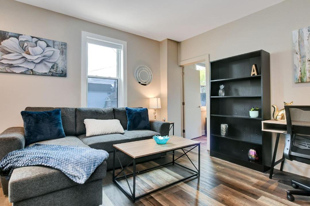 Photo of Livingroom in Vanier North