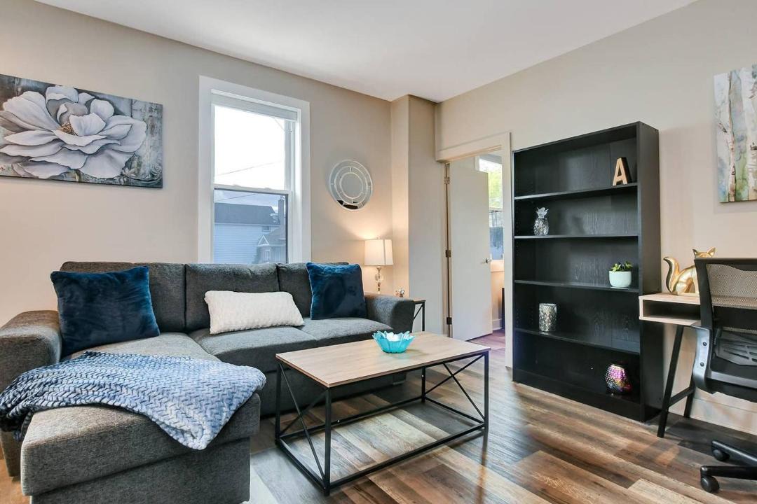Photo of Livingroom in Vanier North