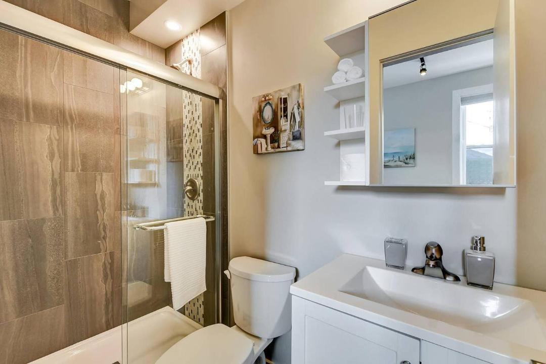 Photo of Bathroom in Vanier North