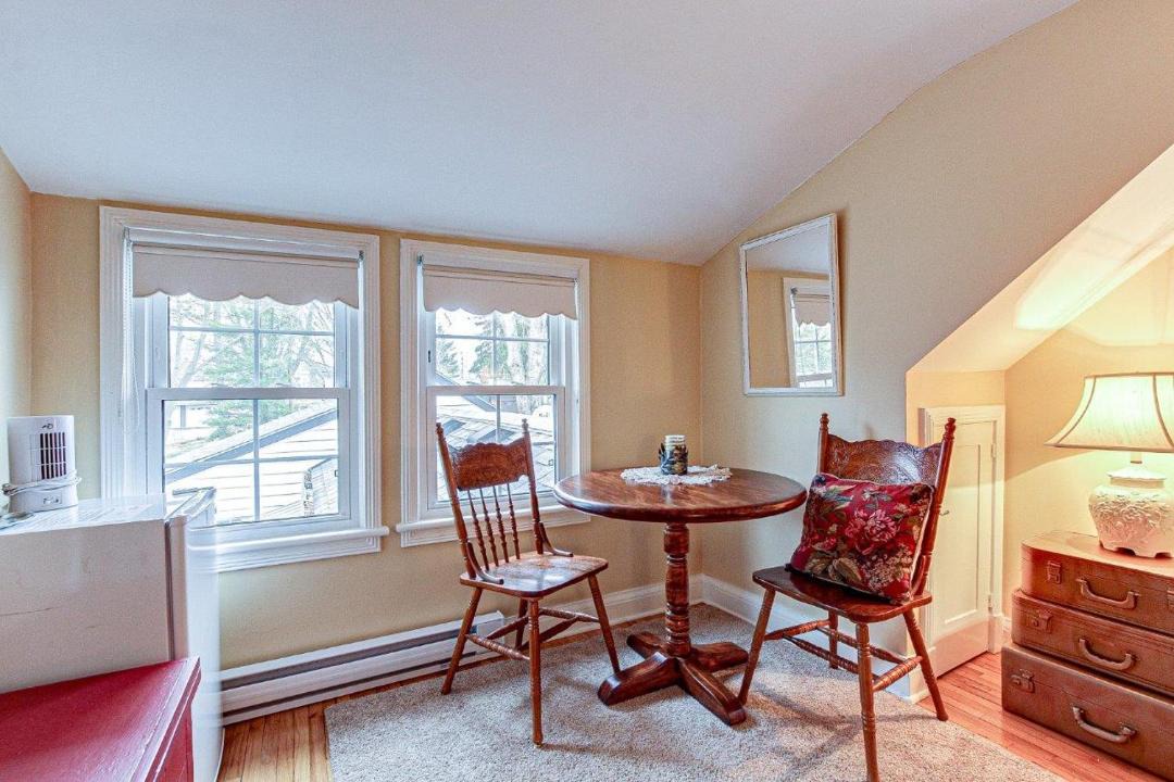 Photo of Livingroom in Port Dover