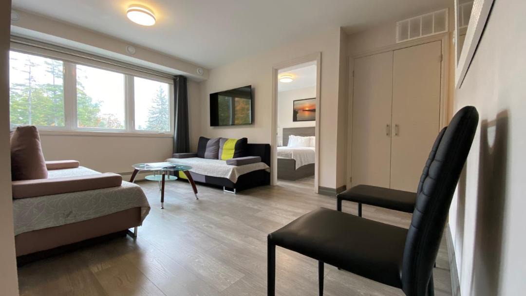 Photo of Livingroom in Grand Bend
