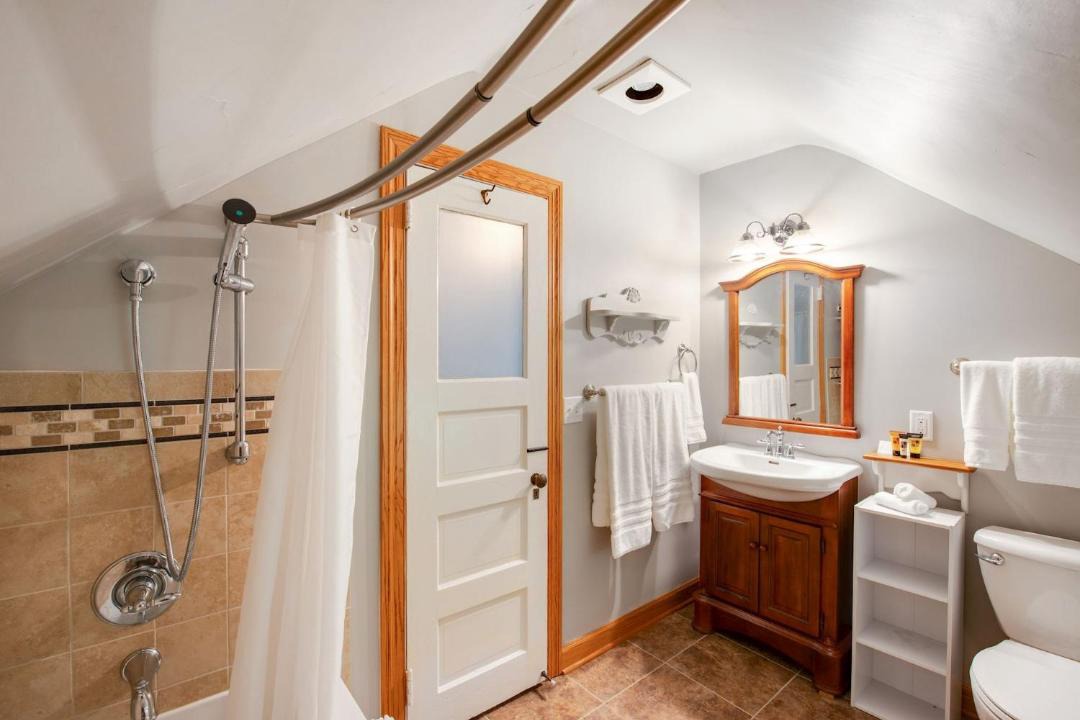 Photo of Bathroom in Summit - University