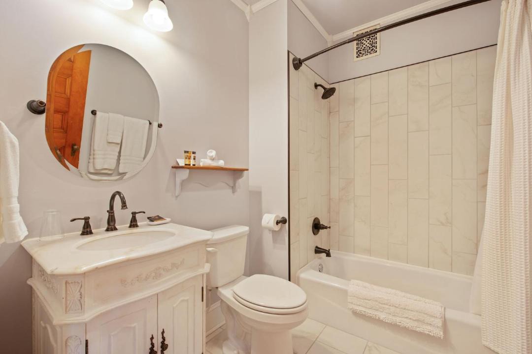 Photo of Bathroom in Summit - University