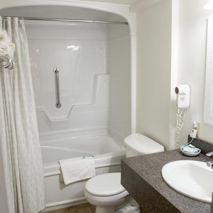 Photo of Bathroom in Lakefield